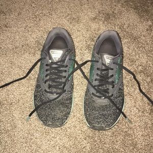 Brooks running shoes, Brooks Launch 4